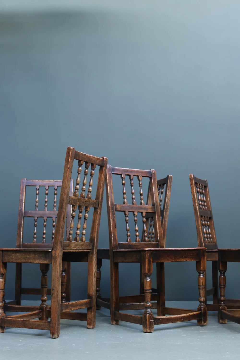 French 18th-Century Solid Oak Side Chairs, Set of Six foto 5