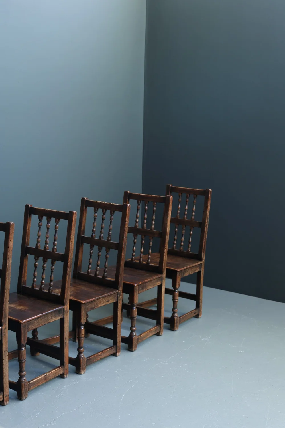 French 18th-Century Solid Oak Side Chairs, Set of Six foto 13