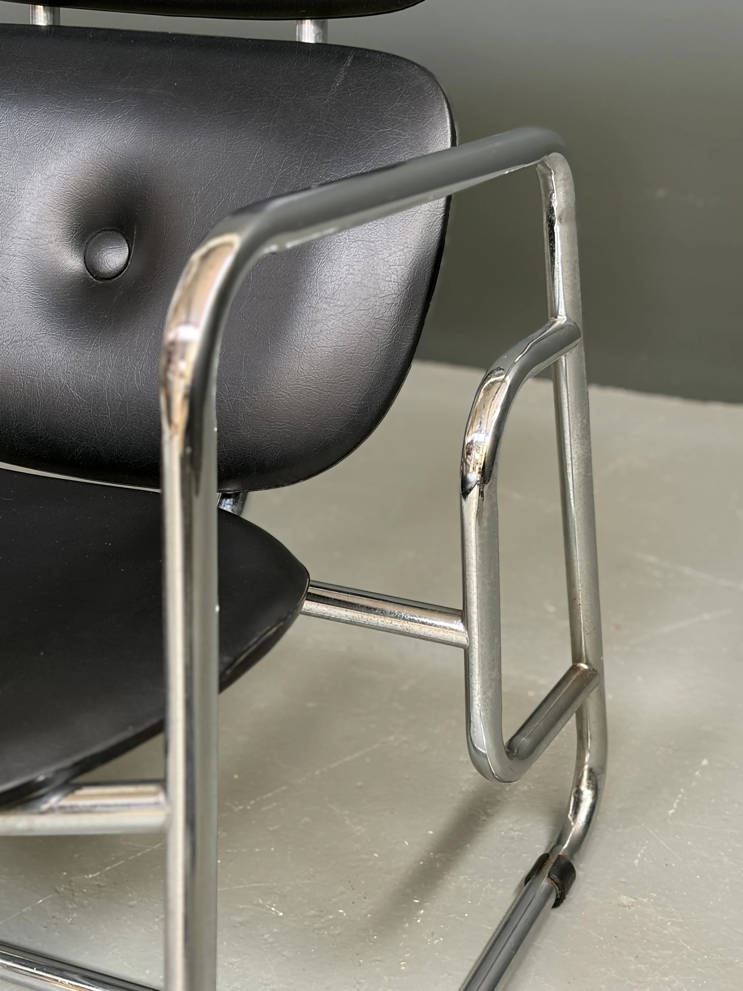Italian Two-Seat Sofa in the Style of Gae Aulenti foto 9
