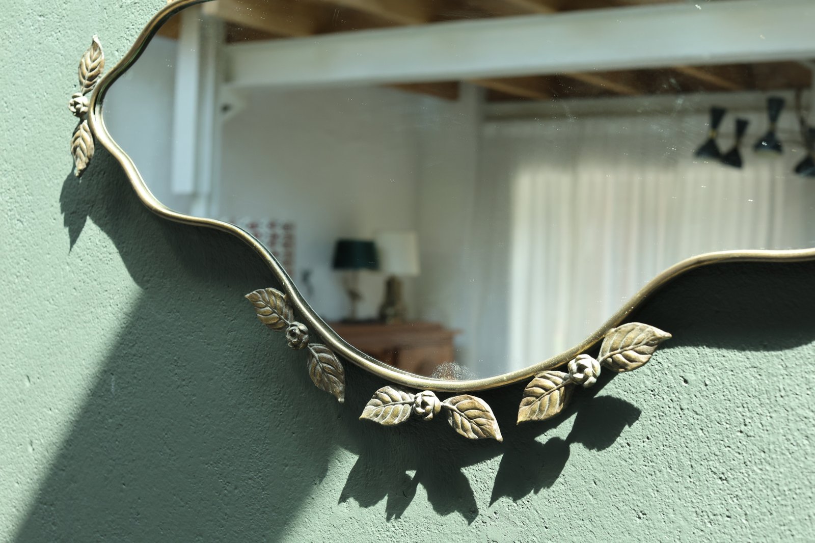 Italian Floral Metal Wall Mirror, Roses & Leaves foto 4