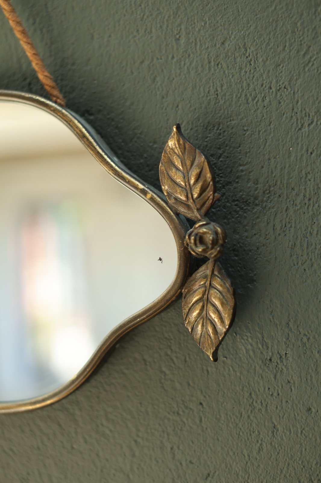 Italian Floral Metal Wall Mirror, Roses & Leaves foto 5