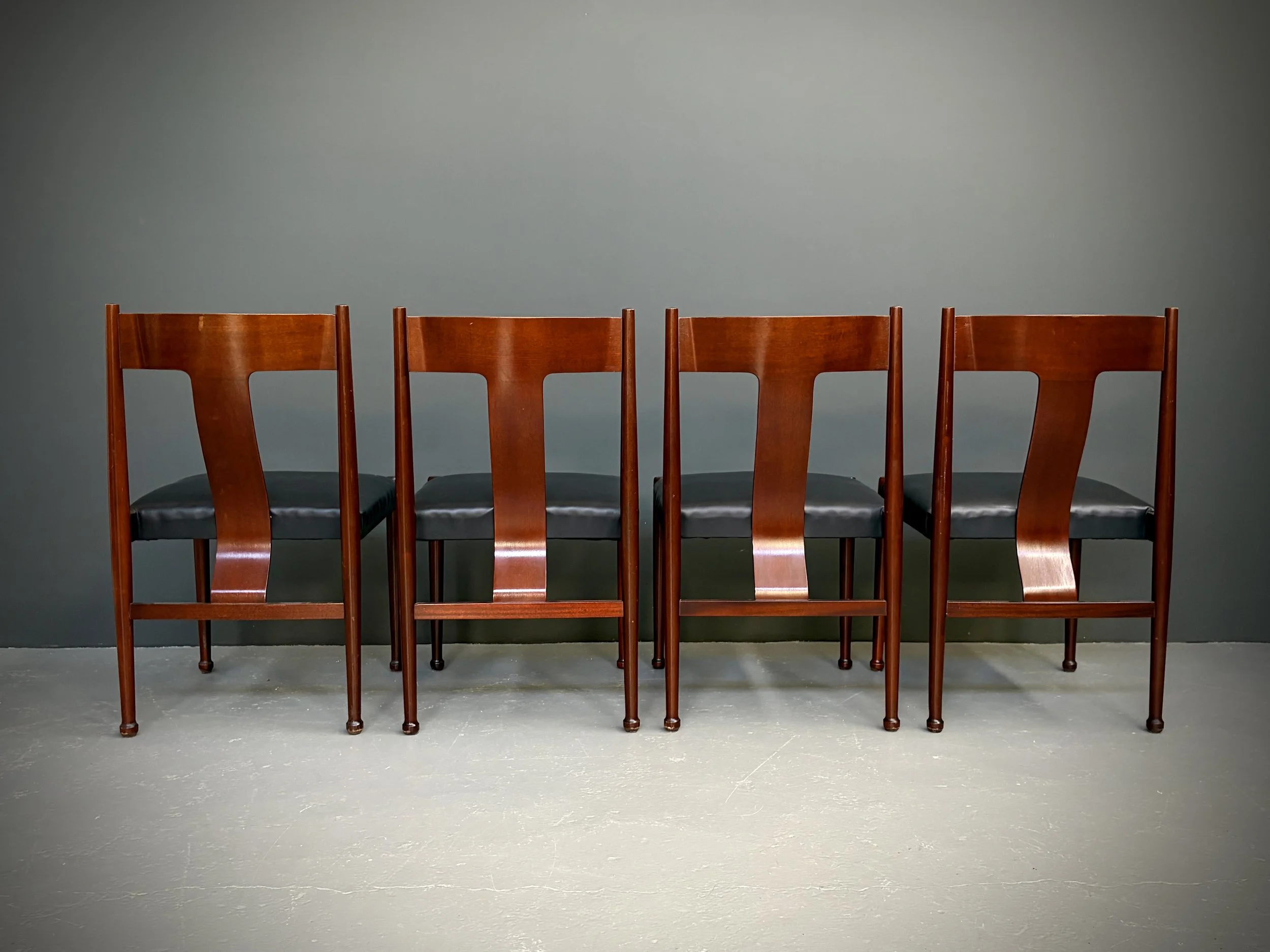 Set of Four Italian Red Lacquer Dining Chairs in the Style of Claudio Salocchi foto 7