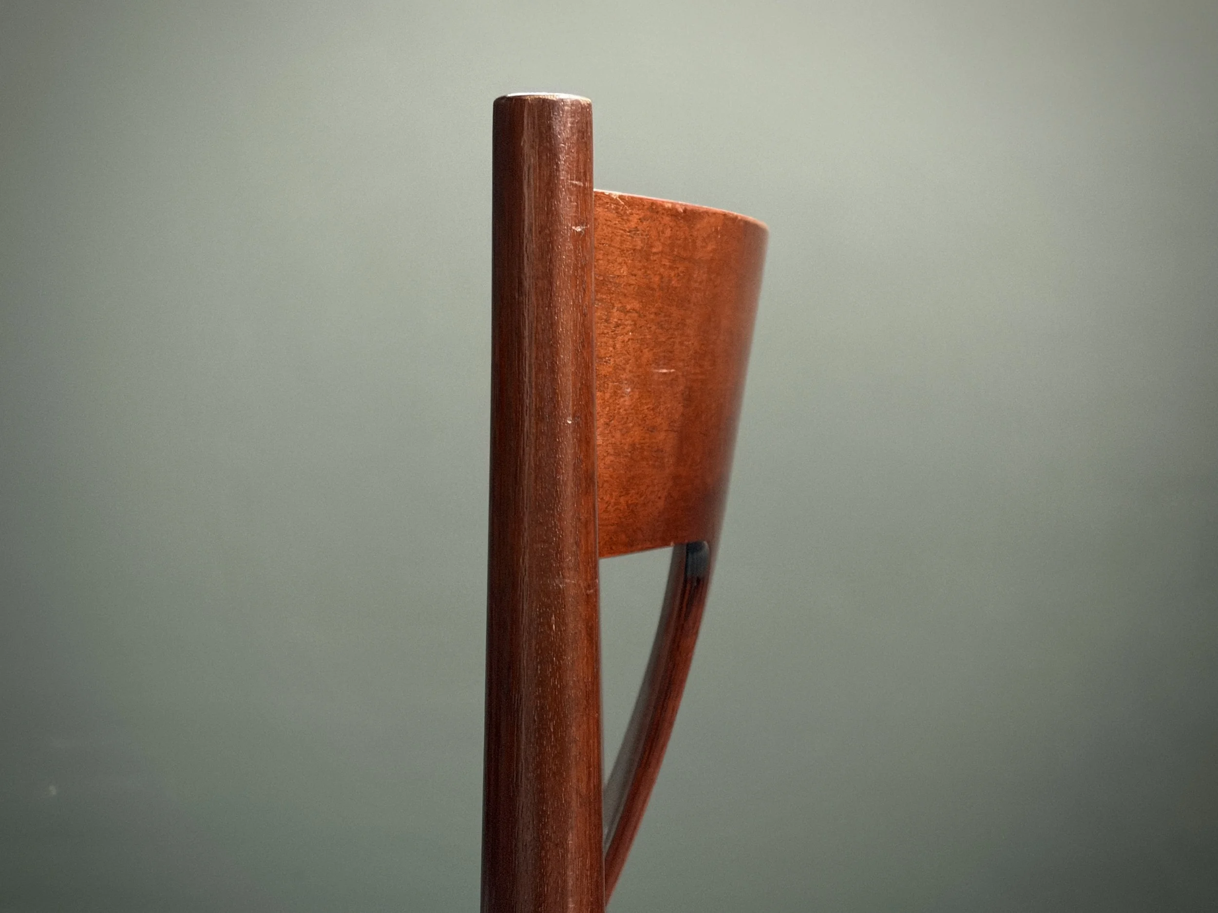 Set of Four Italian Red Lacquer Dining Chairs in the Style of Claudio Salocchi foto 10