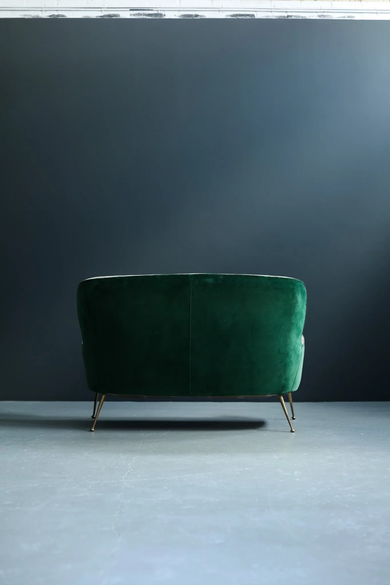 Italian Two-Seat Velvet Sofa with Fairytale Fabric, 1960s foto 7