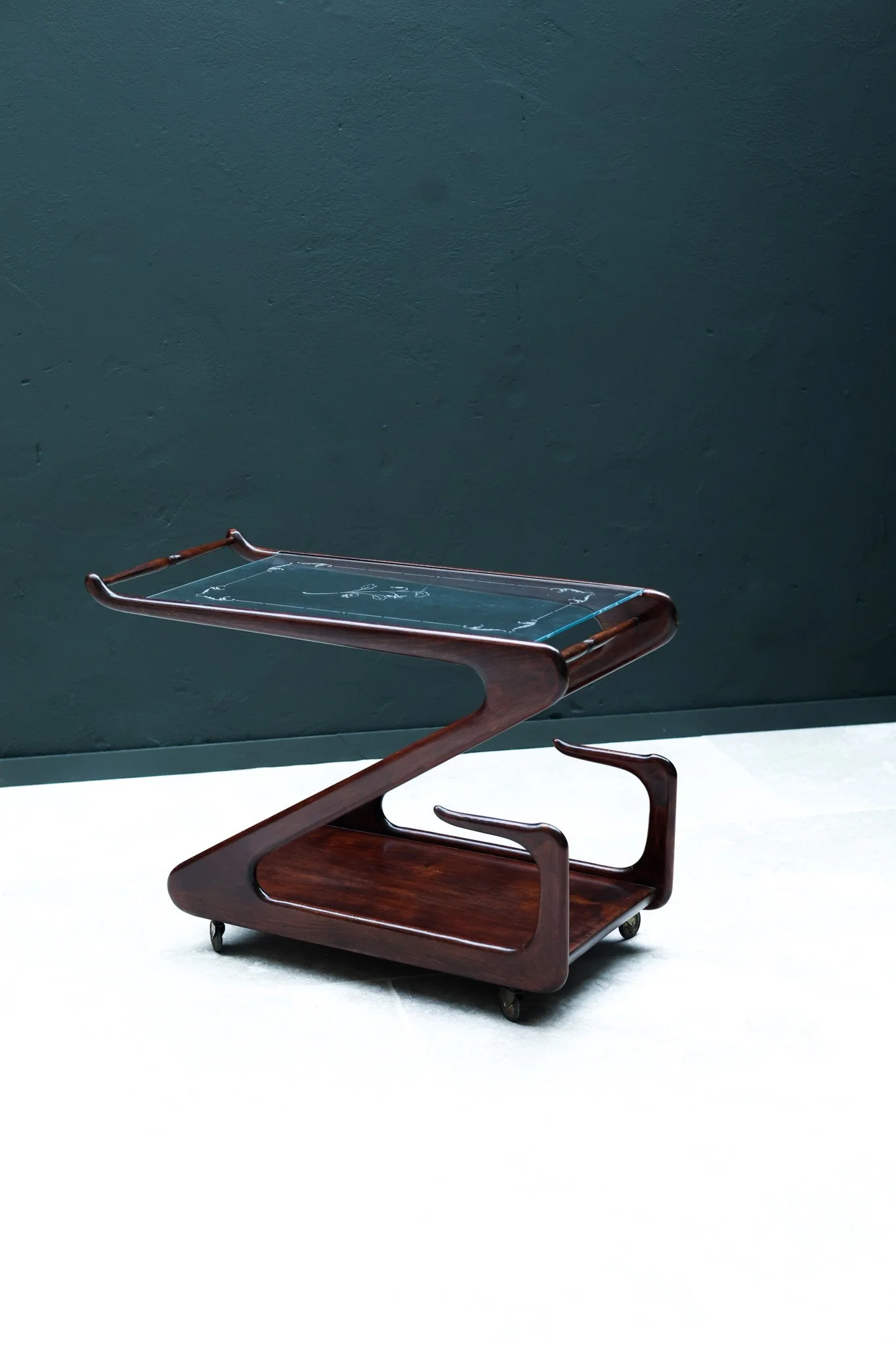 Italian mid-century Z-line serving trolley in wood with glass shelves and brass casters 1950s