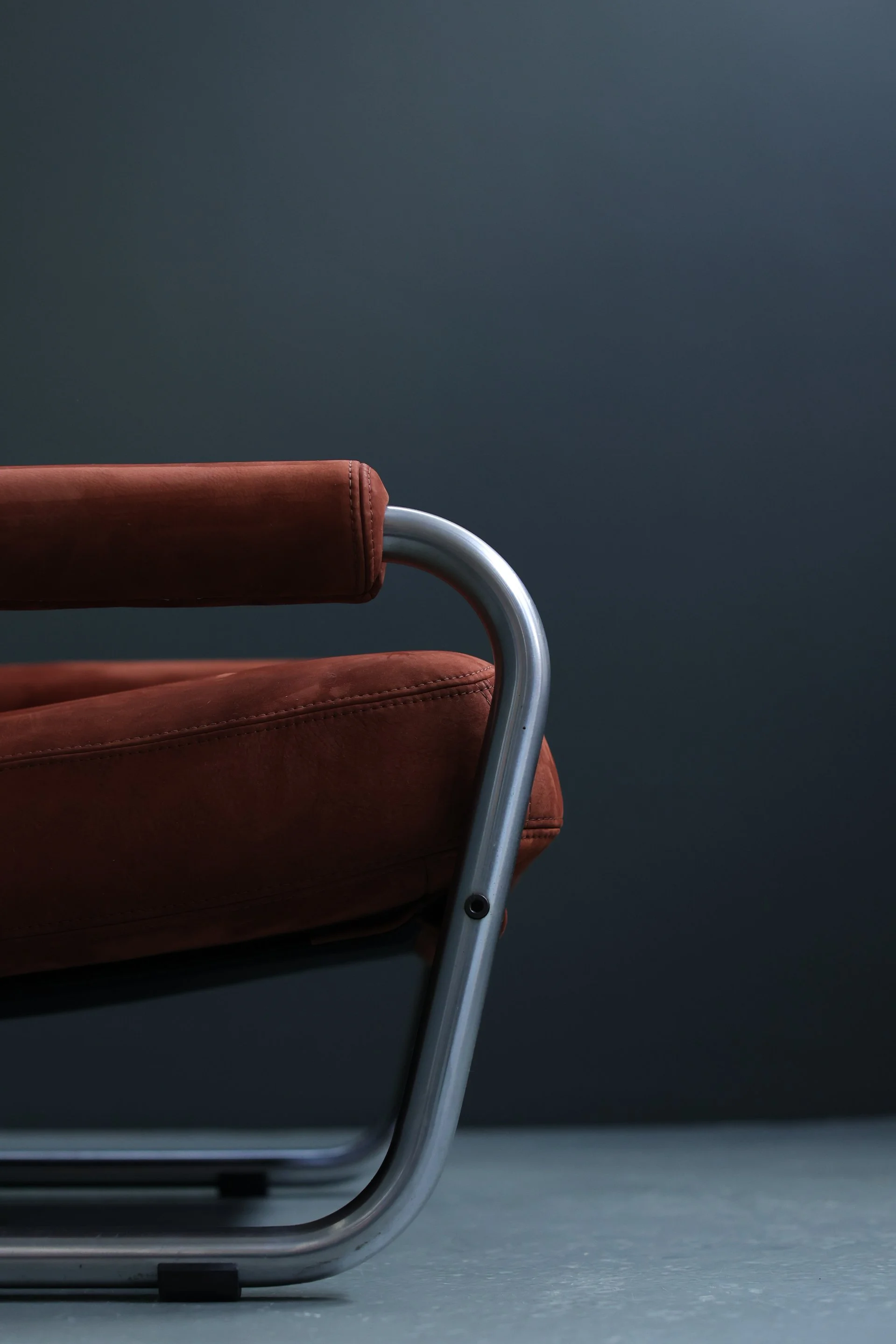 Jan des Bouvrie 601 Mr. Oberman armchair for Gelderland in dark brown nubuck leather