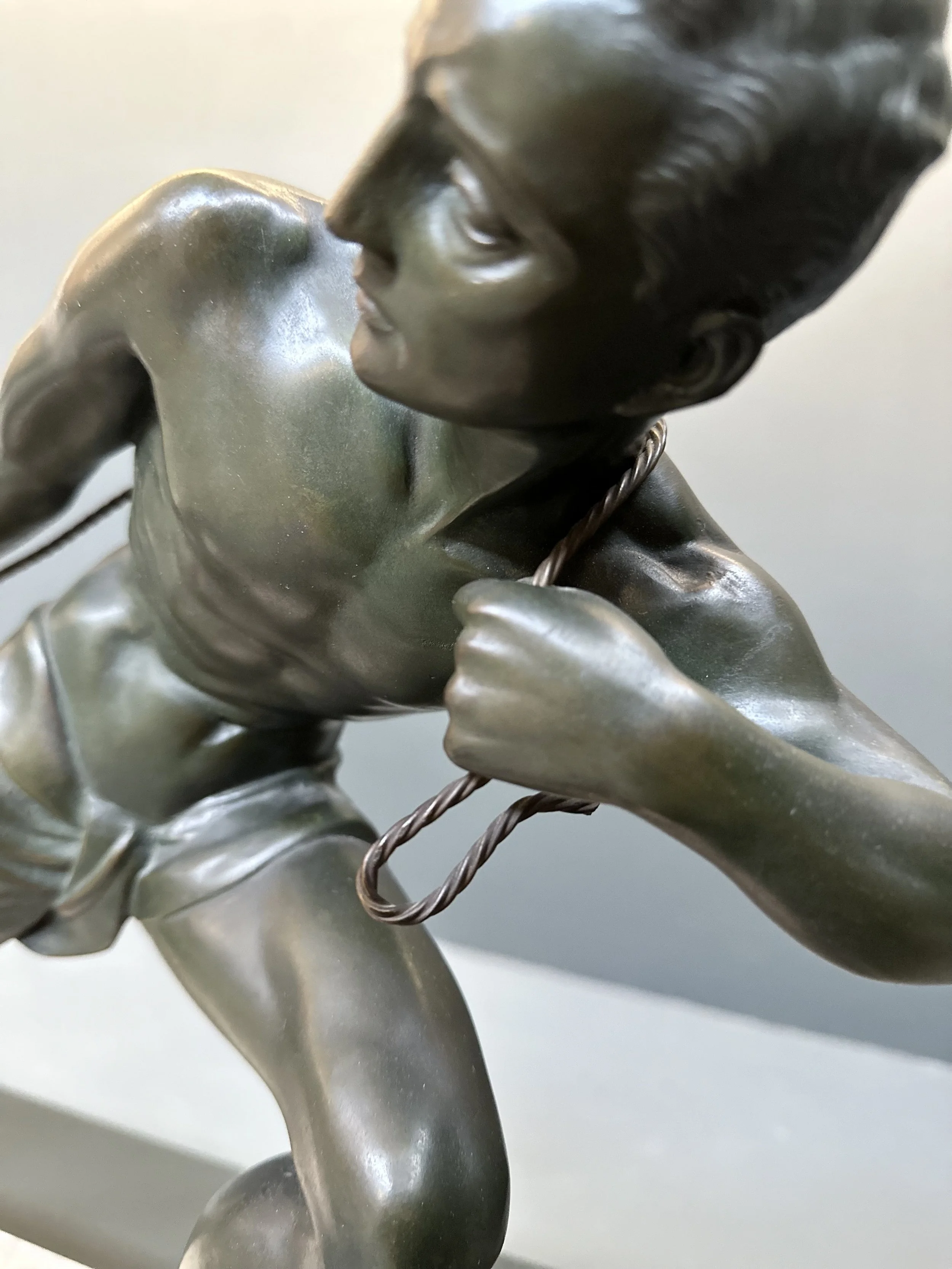 Jean de Roncourt 'The Fisherman' Art Deco Bronze Sculpture foto 17