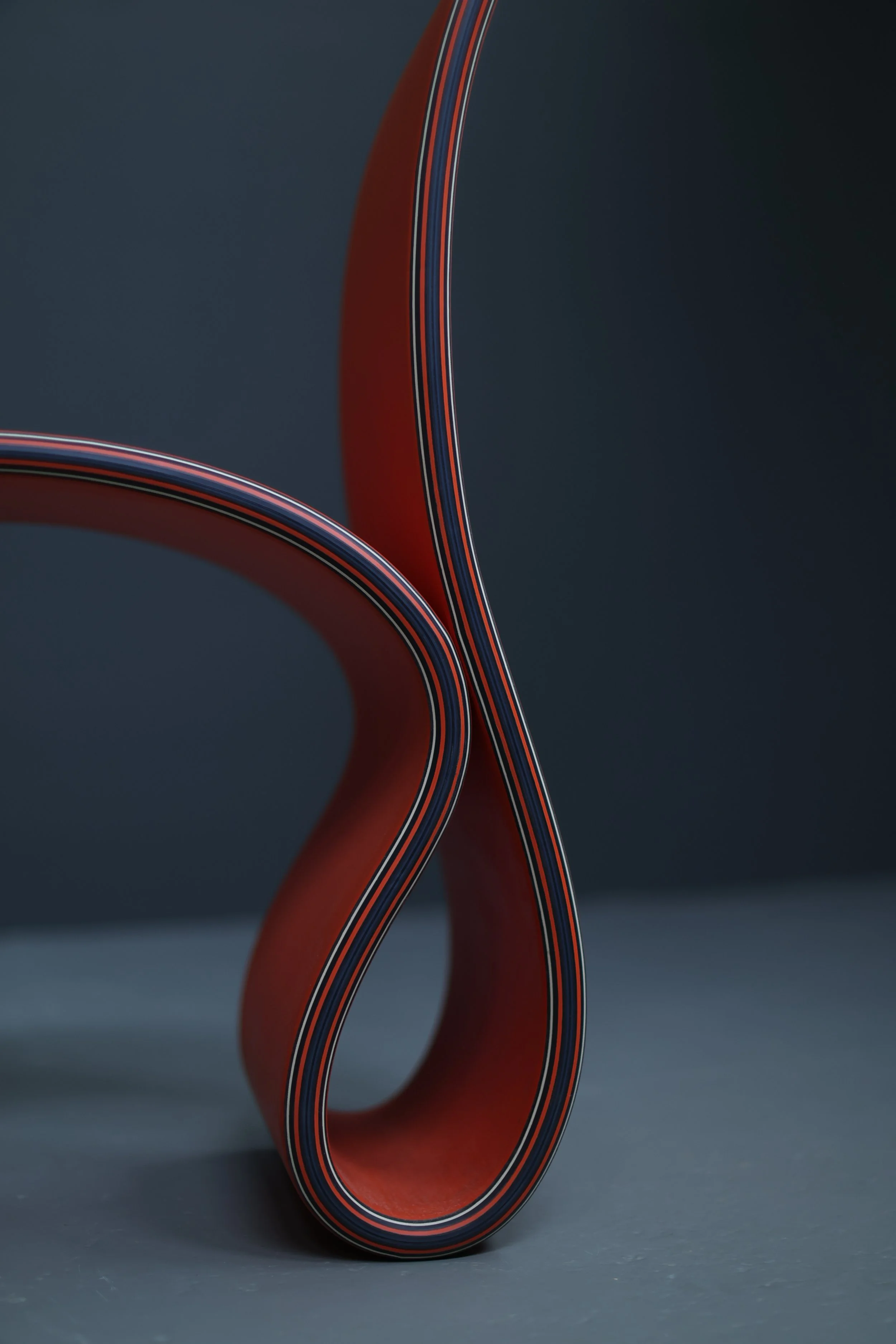 Jelmer Reus 'Bocht' Sculptural Chair in Recycled Linoleum foto 2