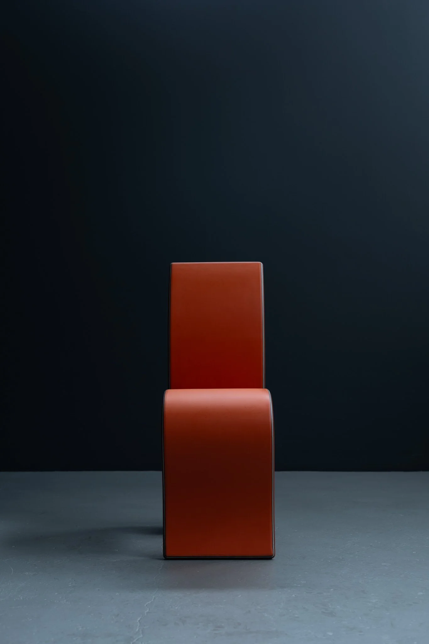 Jelmer Reus 'Bocht' Sculptural Chair in Recycled Linoleum foto 5