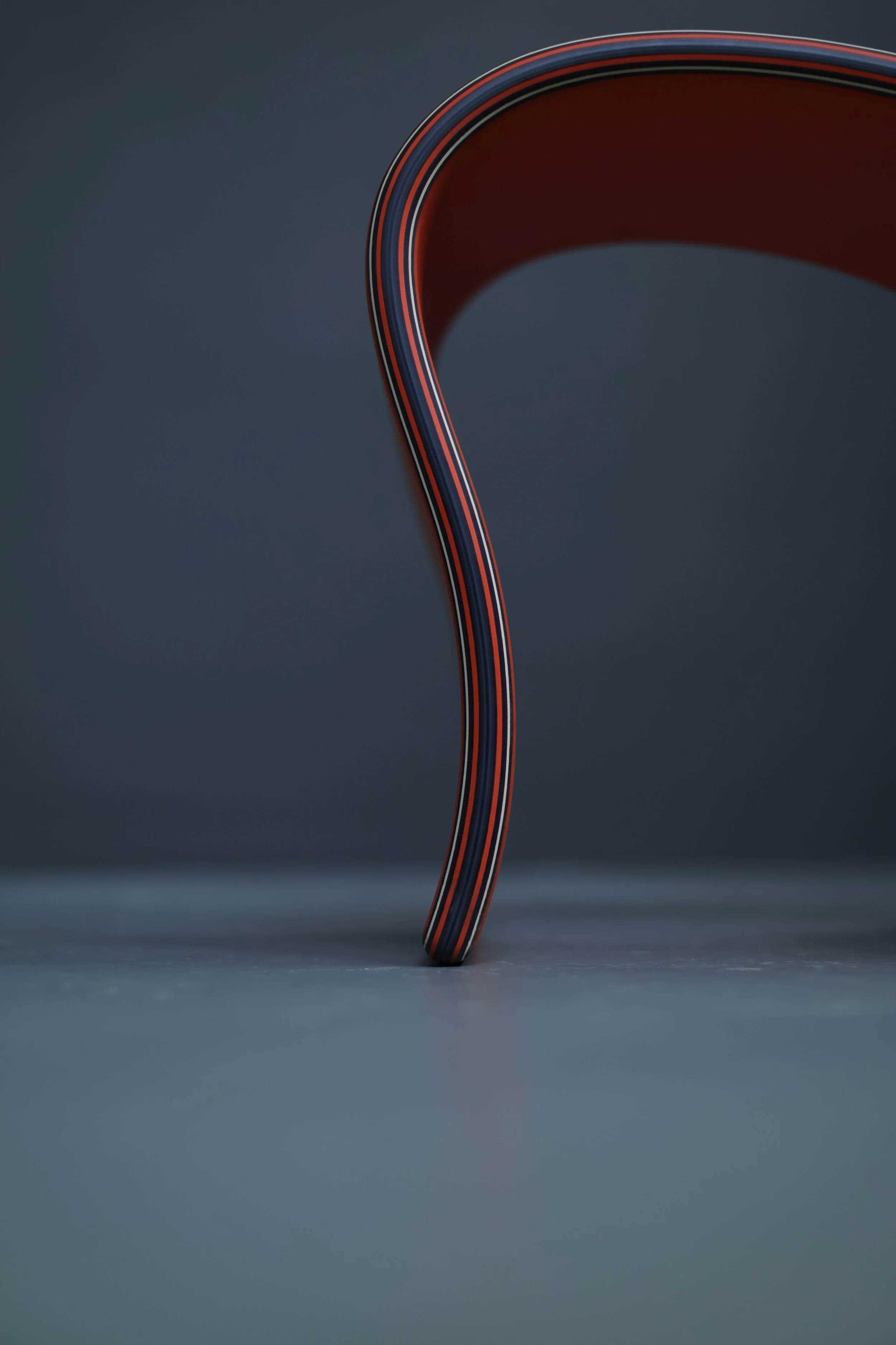 Jelmer Reus 'Bocht' Sculptural Chair in Recycled Linoleum foto 7