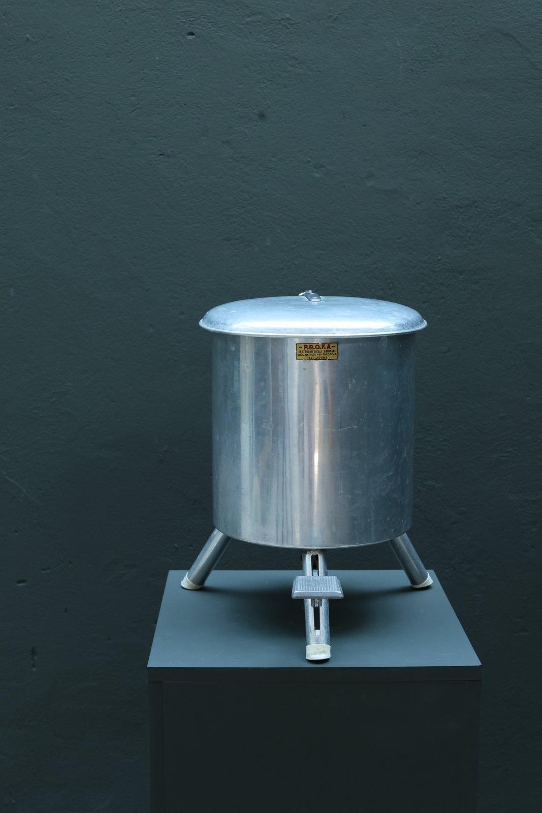 Mid-Century Aluminium Pedal Bin, Tripod Legs foto 2