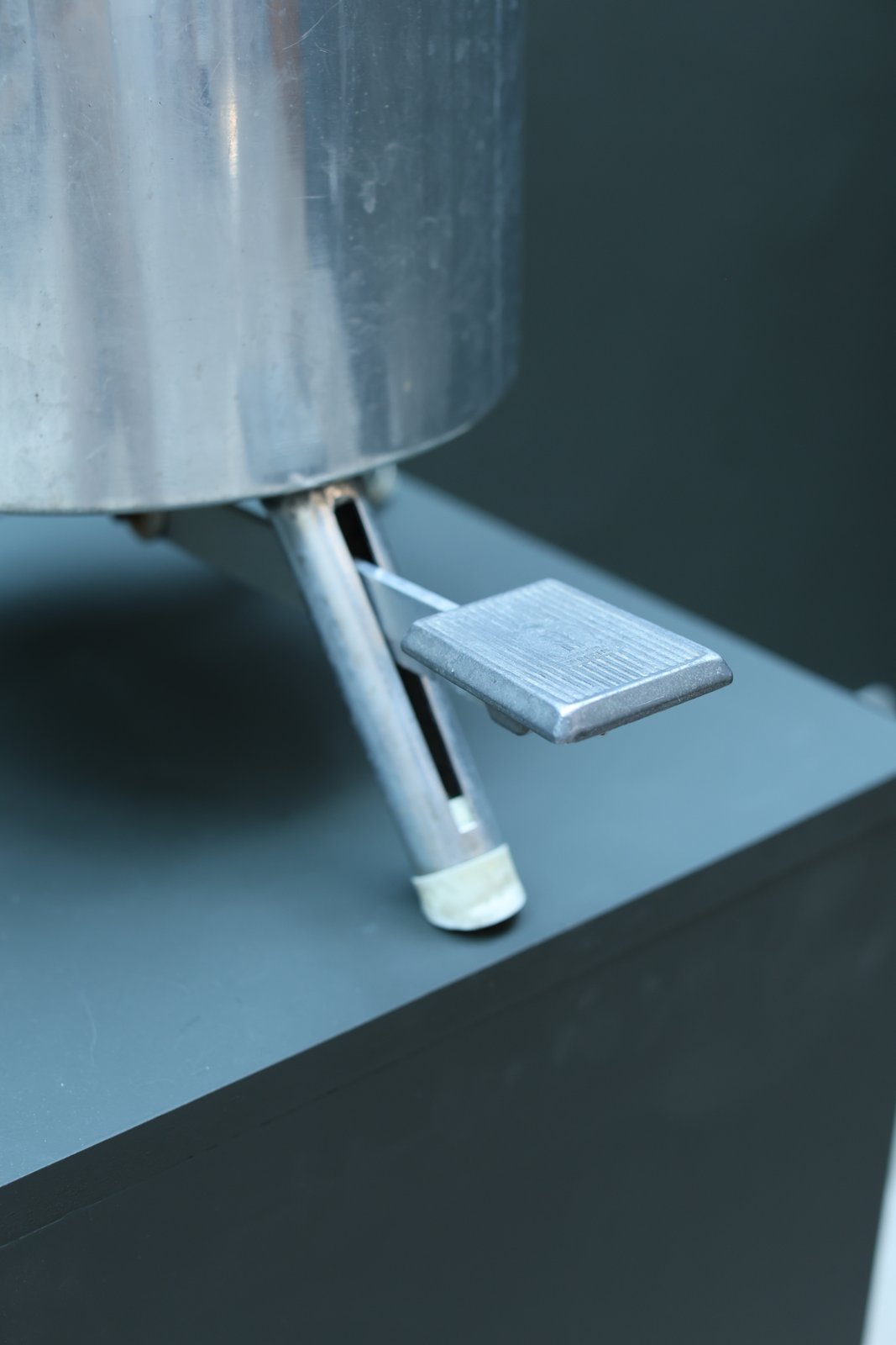 Mid-Century Aluminium Pedal Bin, Tripod Legs foto 9