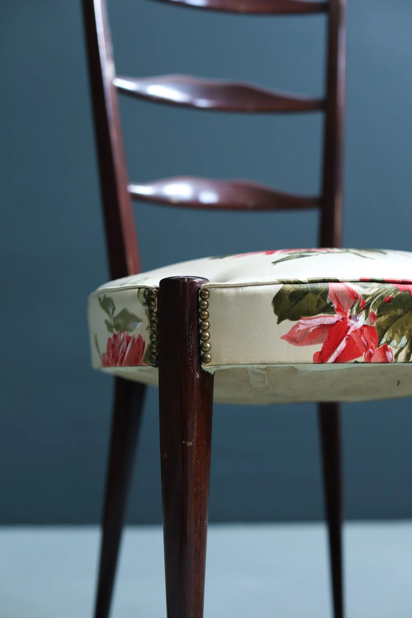 Paolo Buffa Chiavari Ladder-Back Chairs, Pair foto 11