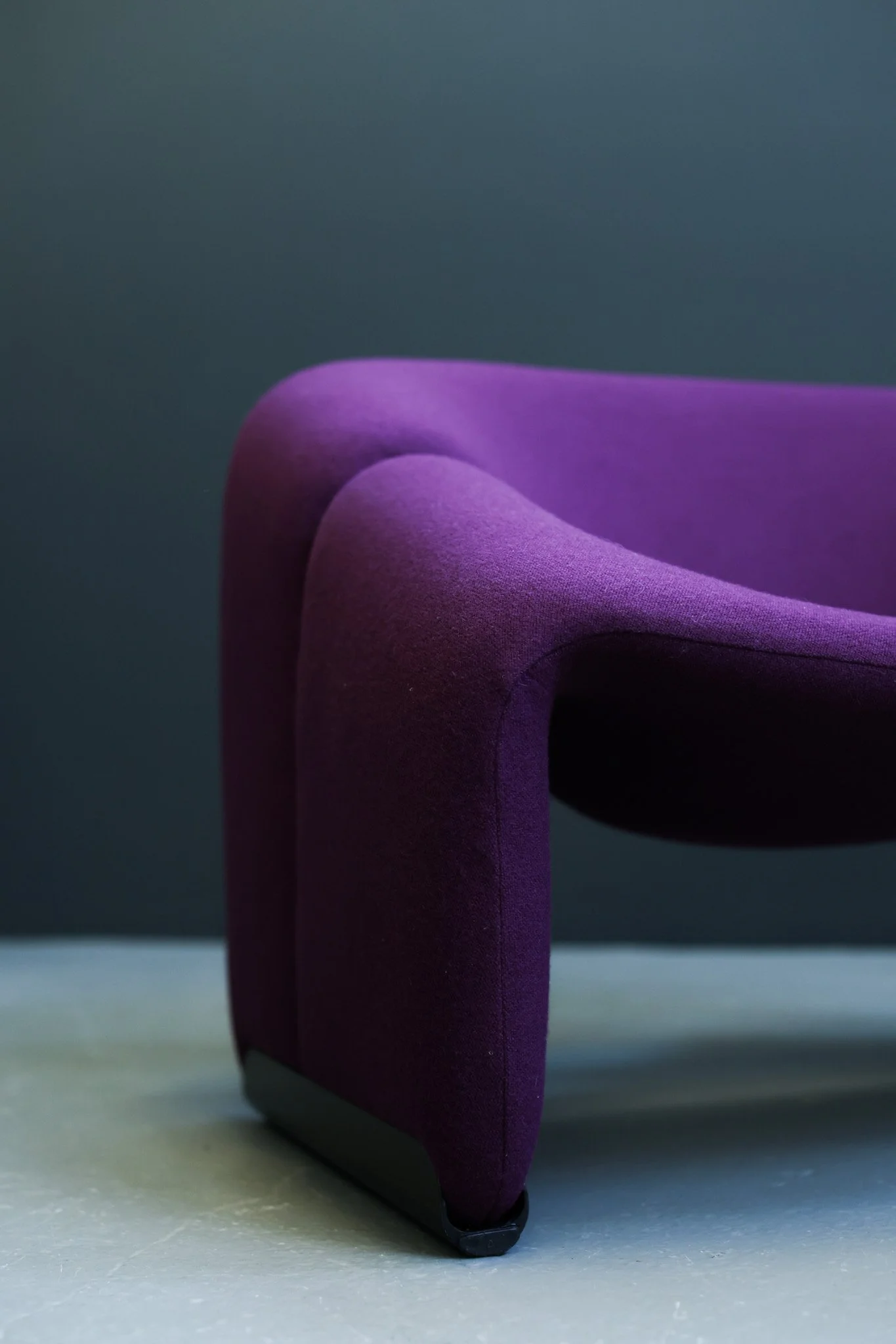 Pierre Paulin F598 Groovy lounge chair in purple Kvadrat wool for Artifort, 1970s