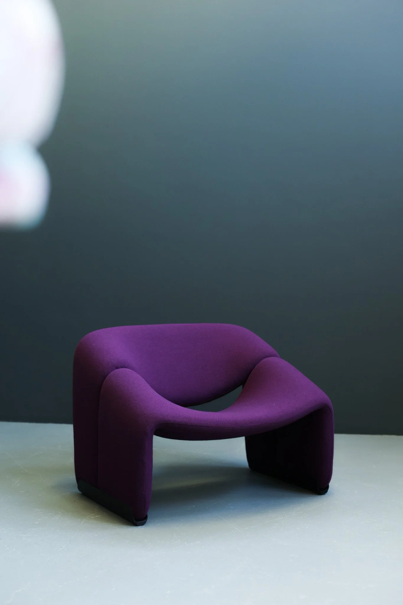Pierre Paulin F598 Groovy Chair for Artifort in Purple Kvadrat foto 2