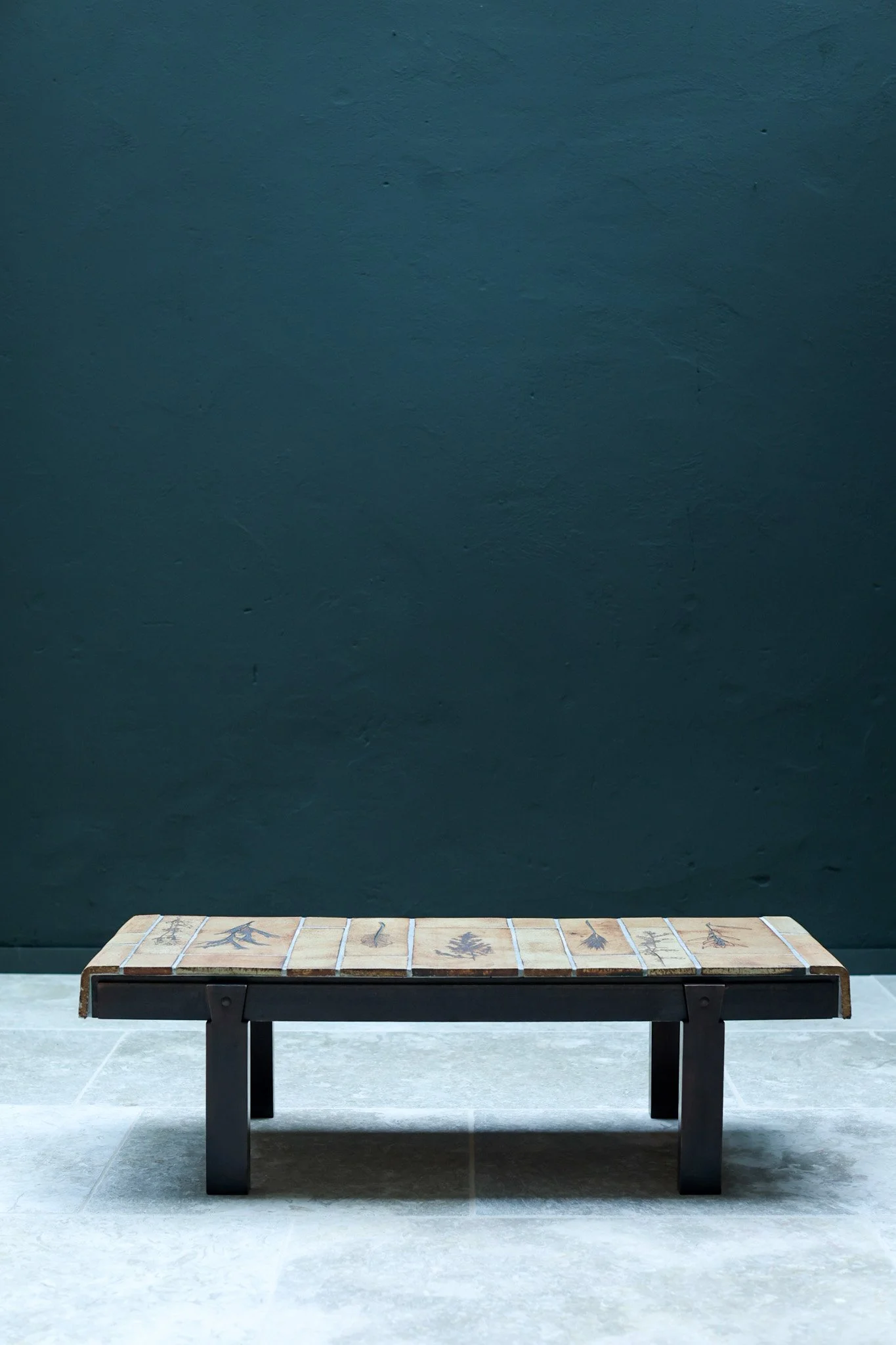 Roger Capron Garrigue ceramic coffee table with fossilized plant impressions, Vallauris, 1970s
