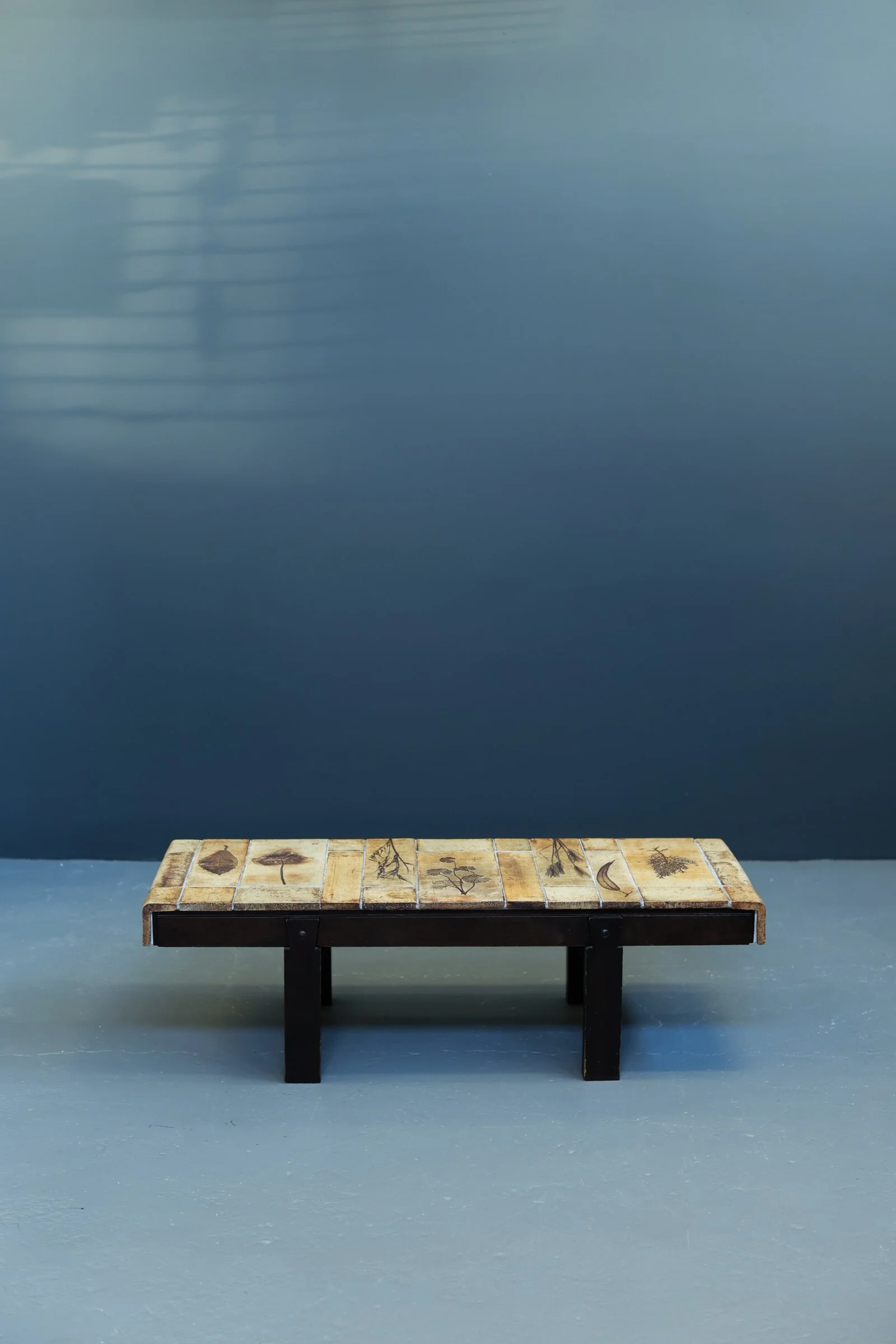 Roger Capron Herbarium coffee table with botanical leaf-imprint ceramic tiles on wooden frame, Vallauris, France, 1970s