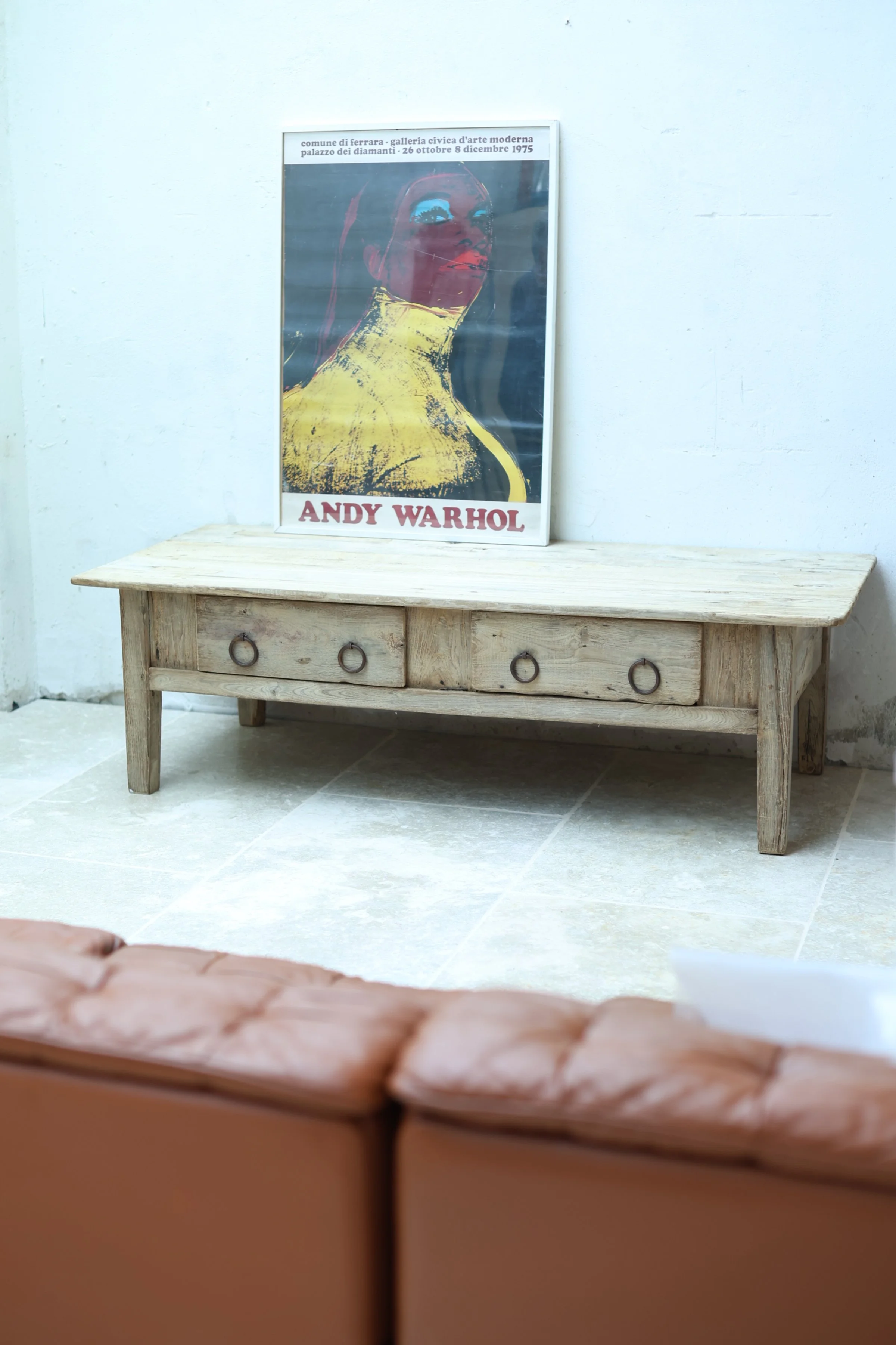 Spanish farmhouse coffee table in solid oak with hand-forged iron drawer handles, early 19th century