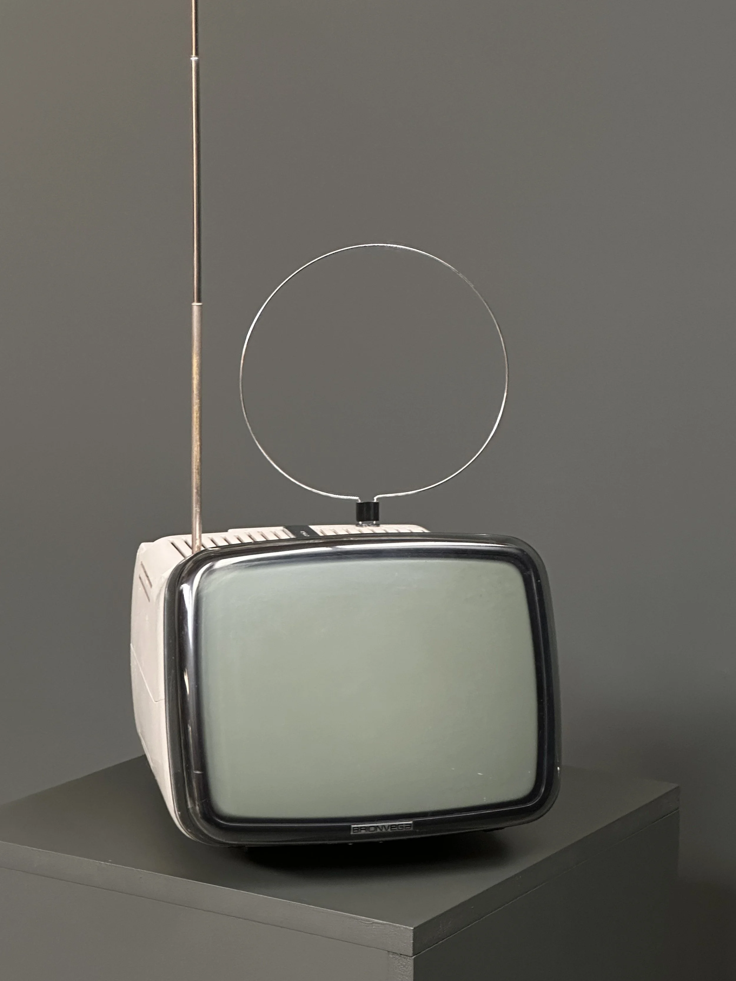 Brionvega Algol 11 Television by Marco Zanuso and Richard Sapper foto 2