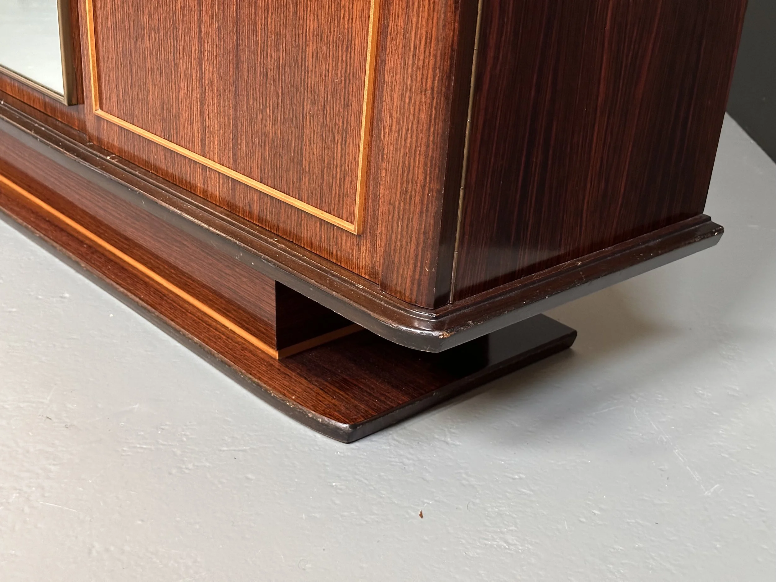 Swiss Art Deco Mid-Century Mahogany Sideboard by Schweizerfabrikat foto 3