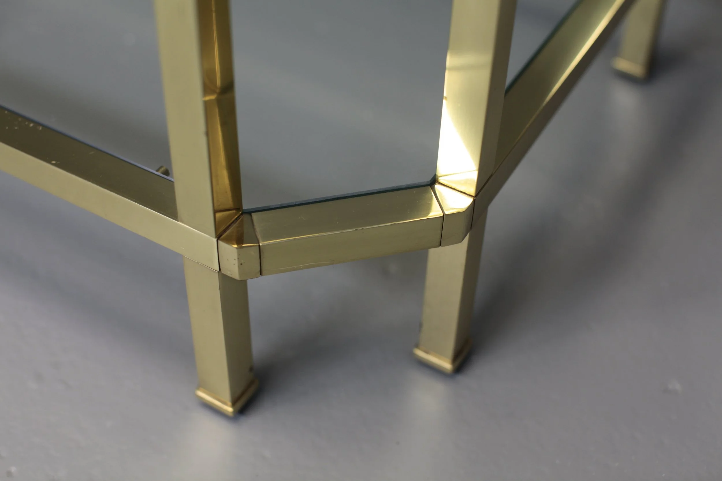 Brass and Glass Console Table in the Style of Guy Lefevre for Maison Jansen foto 5