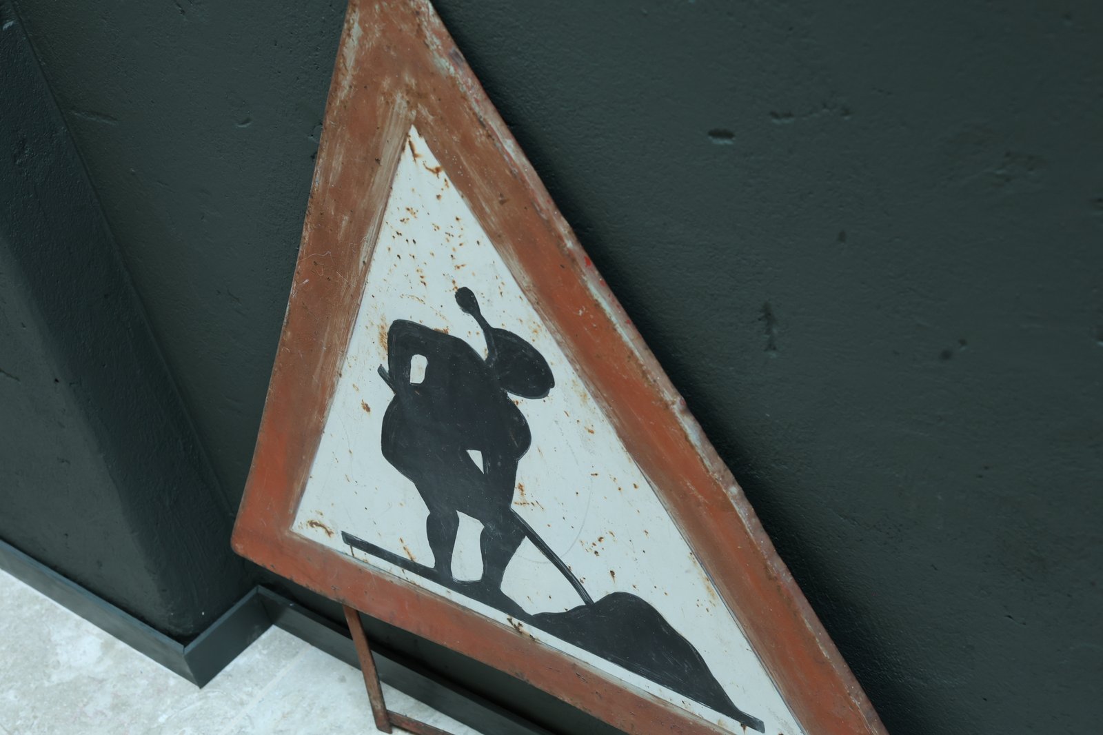 Hand-Painted Italian 'Women at Work' Road Sign, Panseri 1982 foto 4