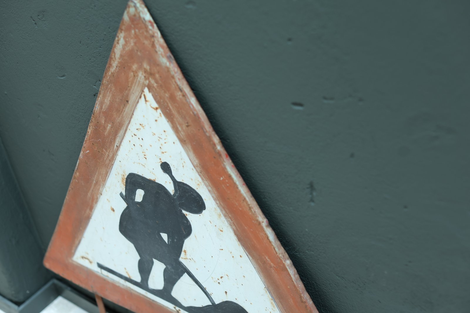 Hand-Painted Italian 'Women at Work' Road Sign, Panseri 1982 foto 7