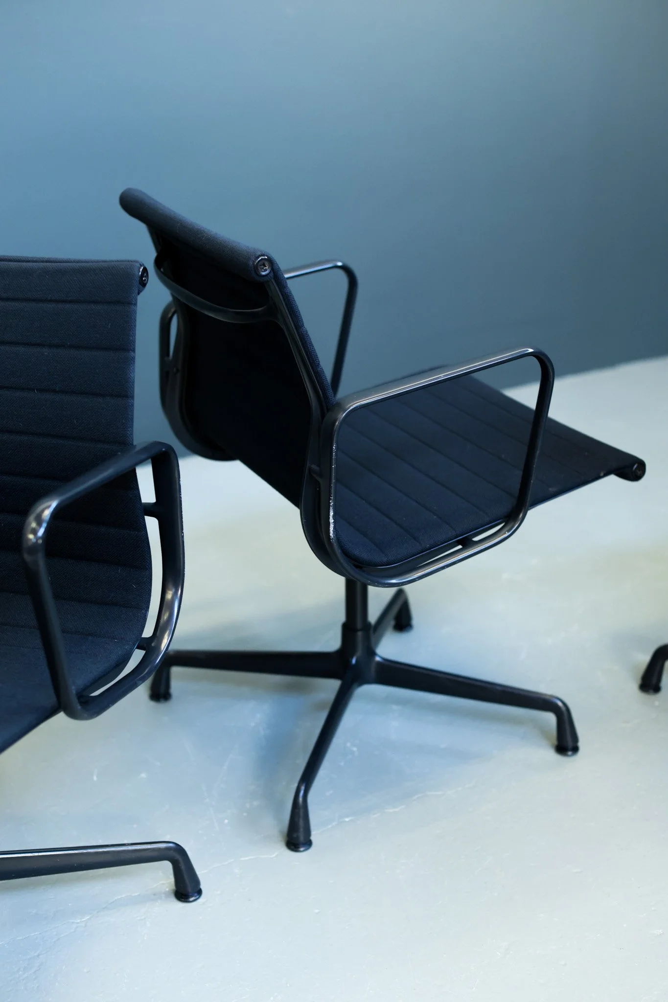 Ray and Charles Eames Aluminum Group Office Chairs for Vitra, Set of 4 foto 6