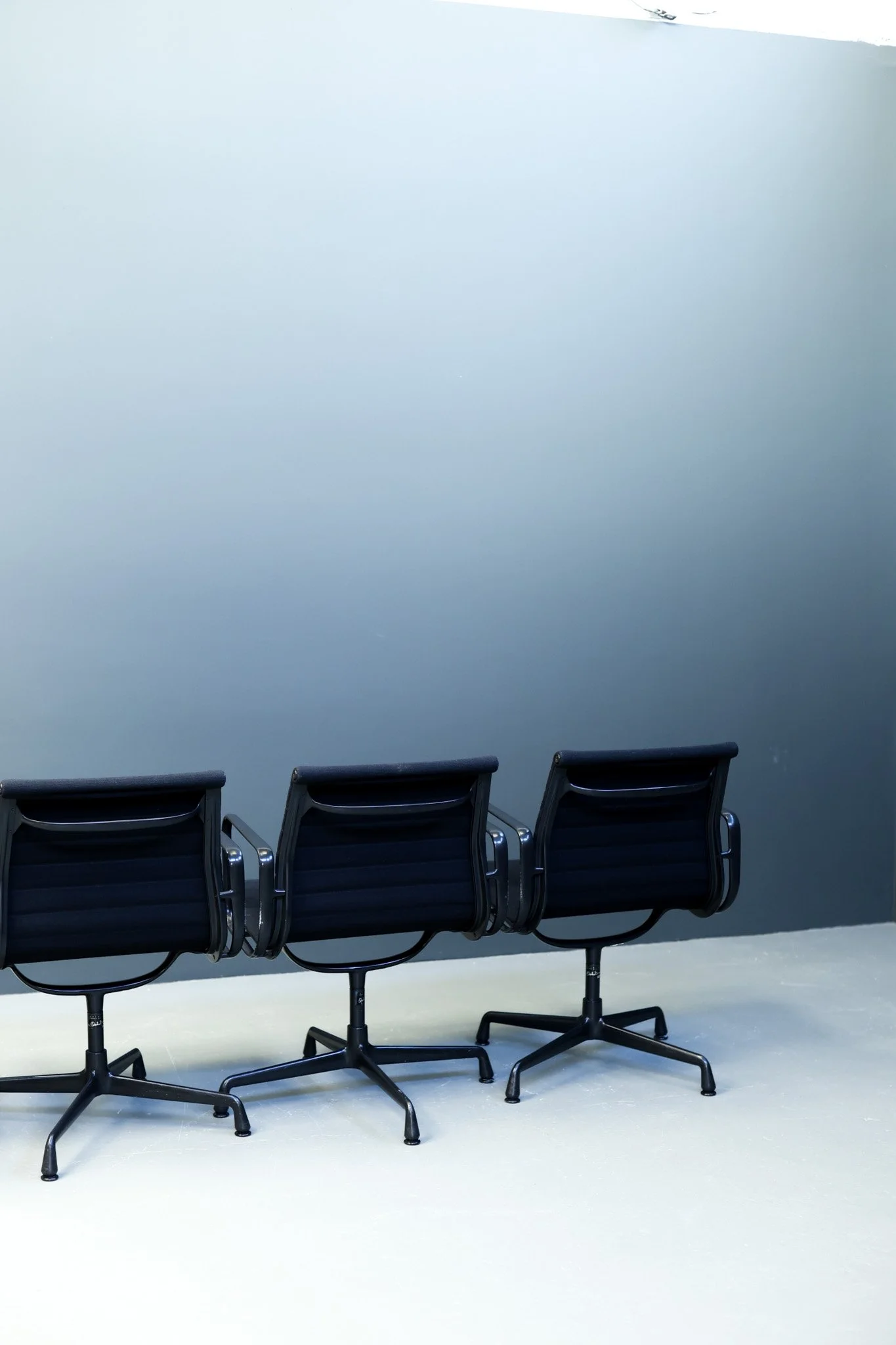 Ray and Charles Eames Aluminum Group Office Chairs for Vitra, Set of 4 foto 8