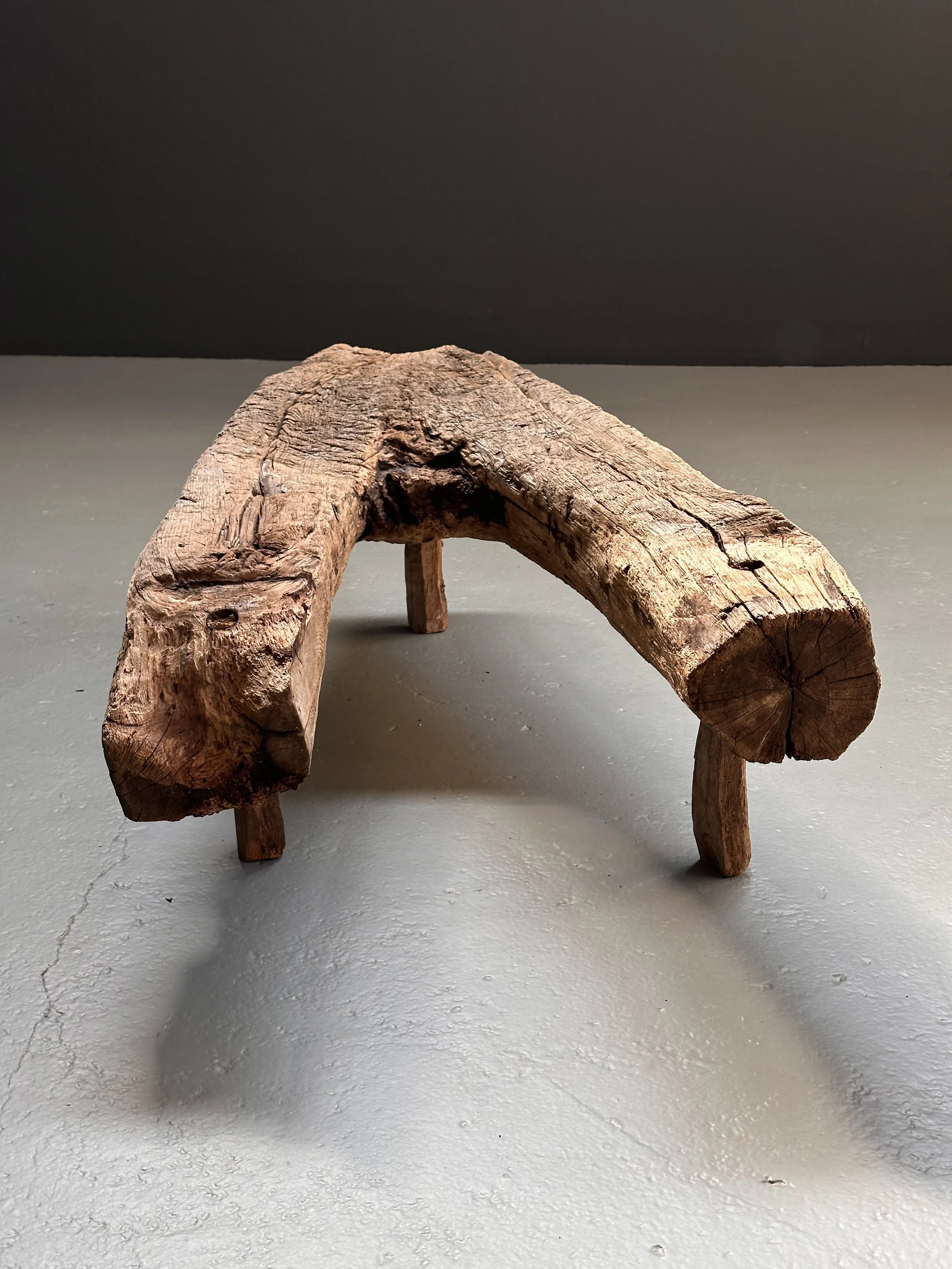 French Primitive Wood Bench Coffee Table, circa 1800 foto 18